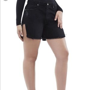NWOT Good American Black Bombshell Shorts